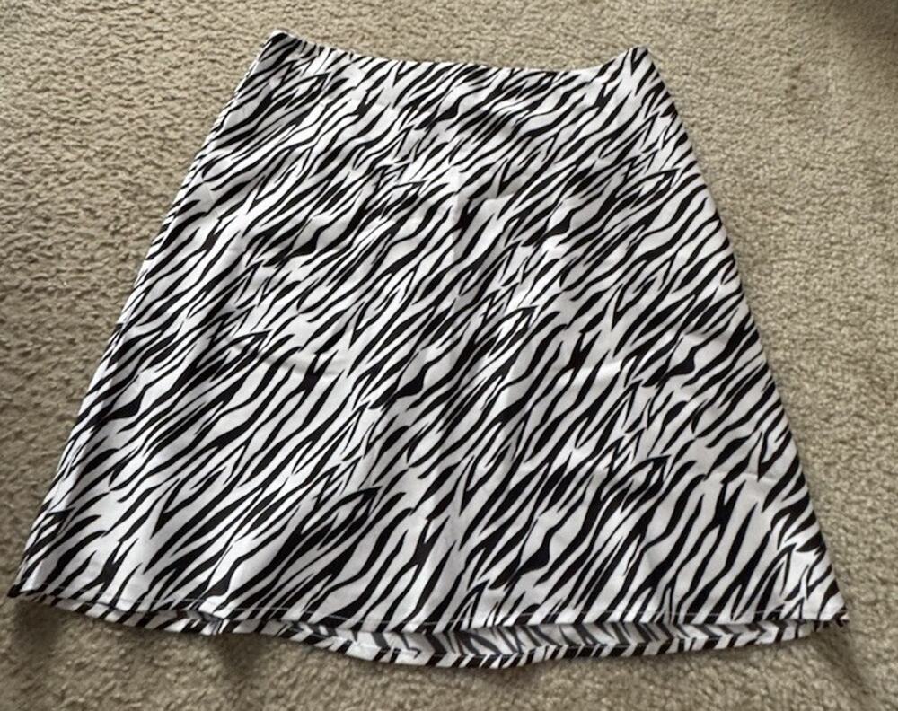 Lovers + Friends Women’s Large Zebra Print Mini Skirt Black White Lined NWOT